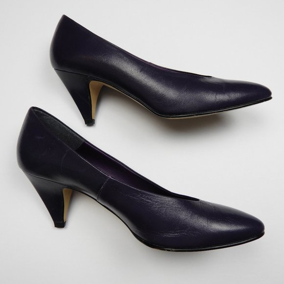 Vintage Eaton's Leather Heels - Picture 2 of 6